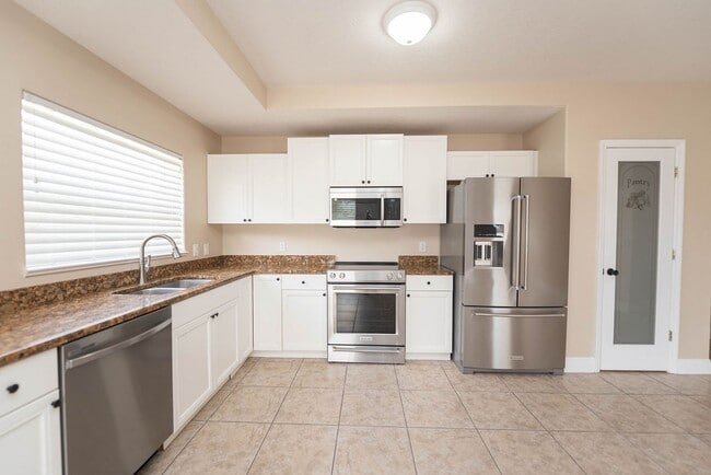 Building Photo - Brackenwood subdivision