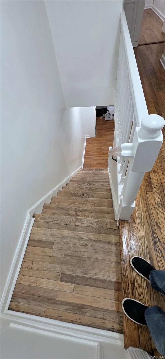 Building Photo - 1574 Paulding Ave