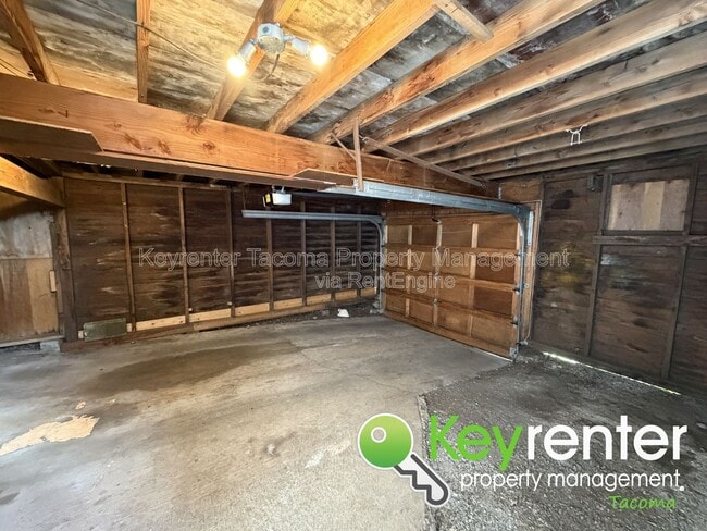 Building Photo - 2601 S 53rd St