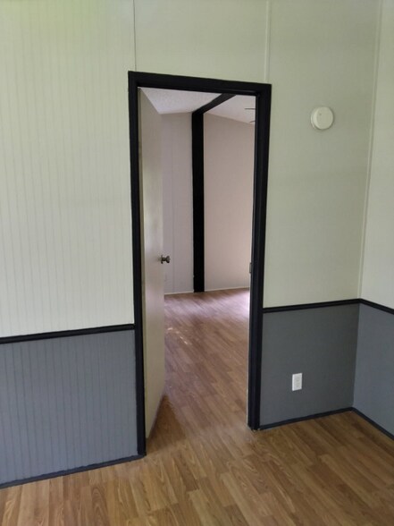 Building Photo - 15509 Parret Ln