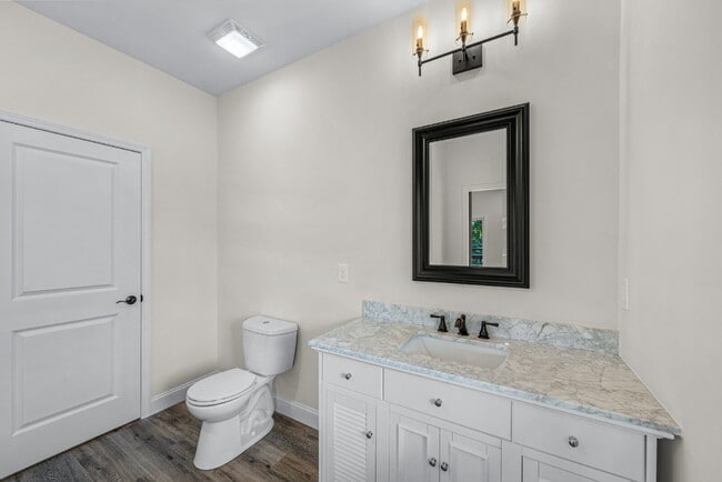 Building Photo - "Brand New 3-Bed, 3-Bath Retreat with Modern LVP Flooring in the Heart of Fort Payne!"