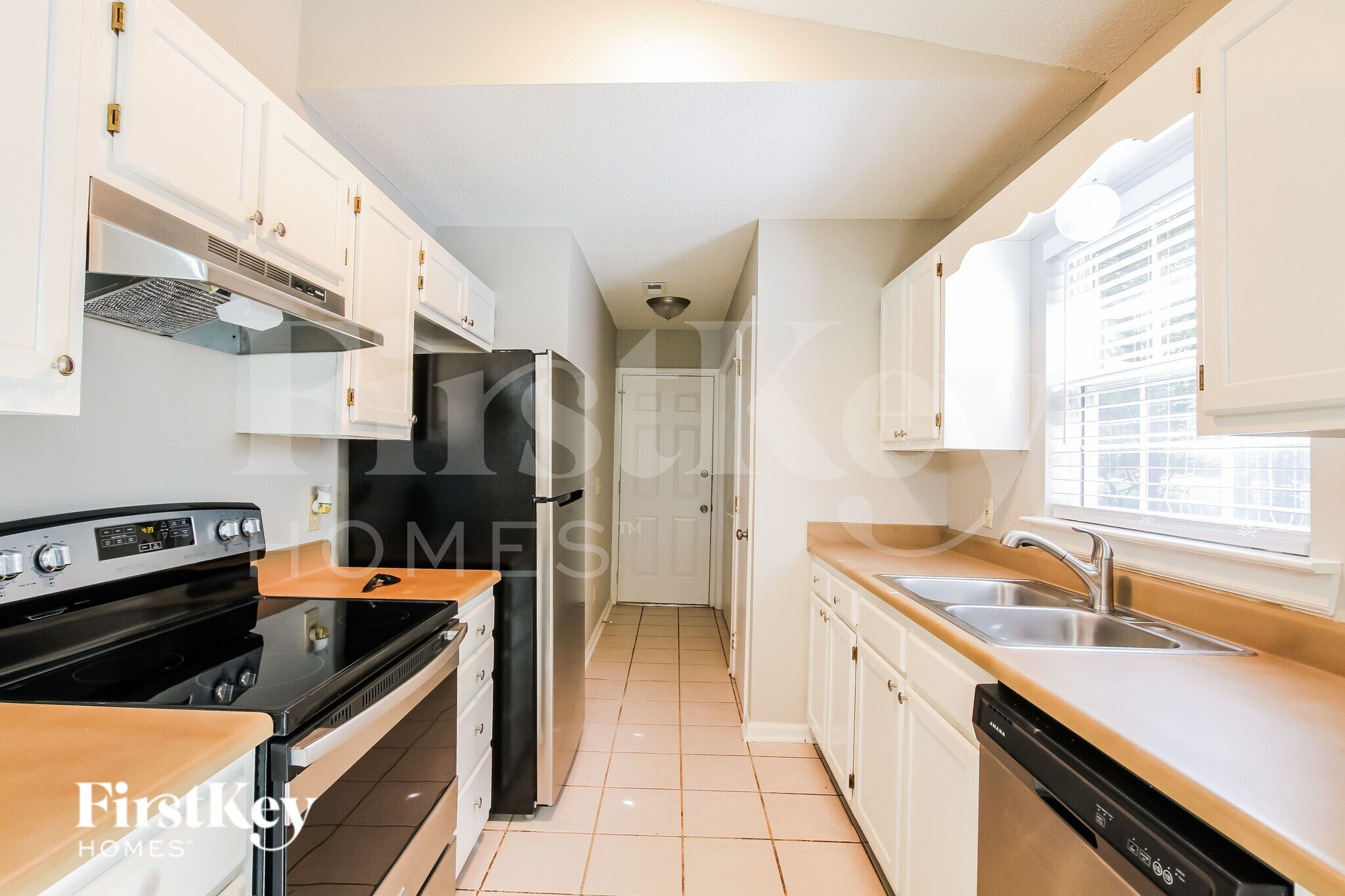 Building Photo - 110 Waderich Ln