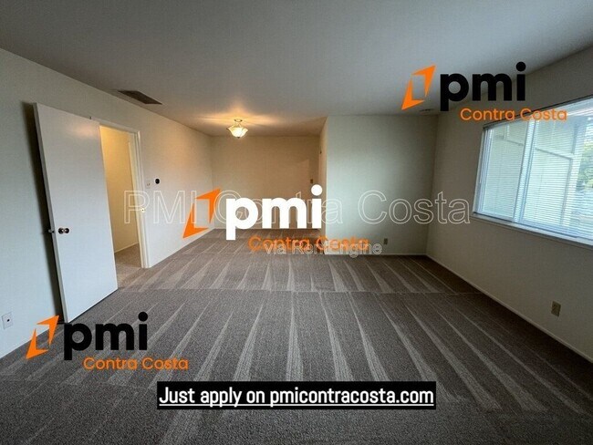 Building Photo - 933 Jackson St