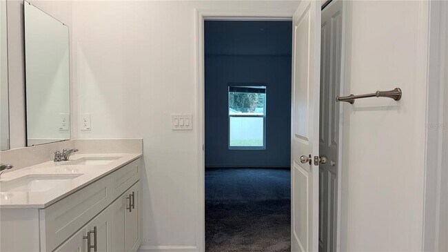 Building Photo - 1129 Deepwater Cir