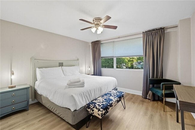 Building Photo - 3645 Peachtree Rd NE