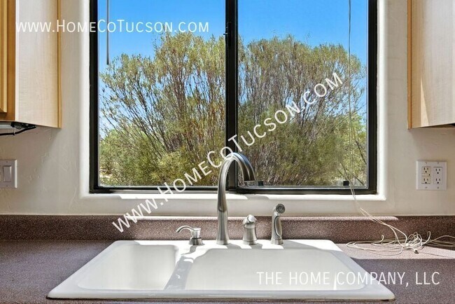 Building Photo - 1921 S Doubletree Ln