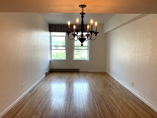 Building Photo - Two bedroom in the Placer downtown-dog neg...