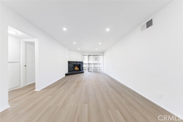 Building Photo - 465 Ivy St