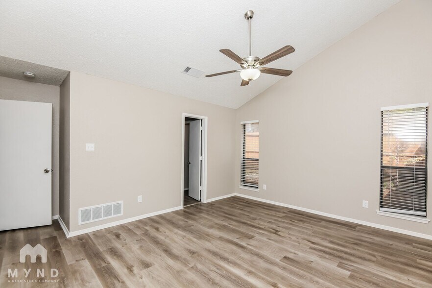 Building Photo - 5104 Red River Dr