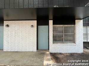 Building Photo - 2802 Lasses Blvd