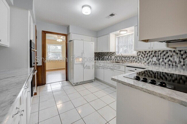 Building Photo - 5403 Clift Haven Dr