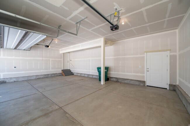 Building Photo - 2541 N Fall Breeze Wy