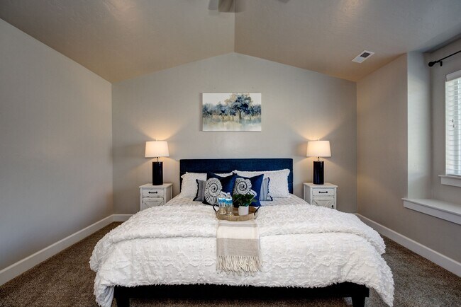 Building Photo - Beautiful Home in the Heart of Eagle