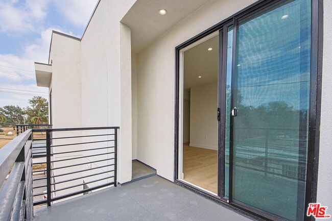 Building Photo - 6405 Odessa Ave