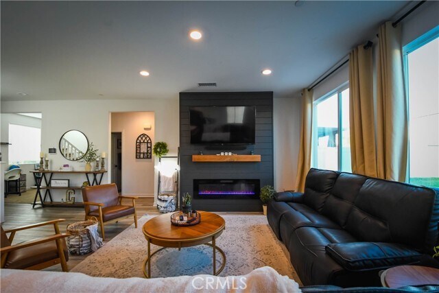 Building Photo - 14144 Versilla Dr