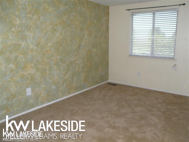 Building Photo - 2012 Orchard Crest St