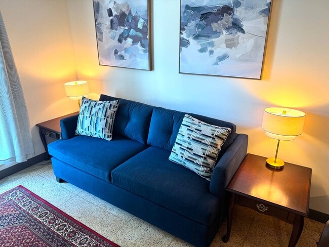 Building Photo - 480 S Salina St