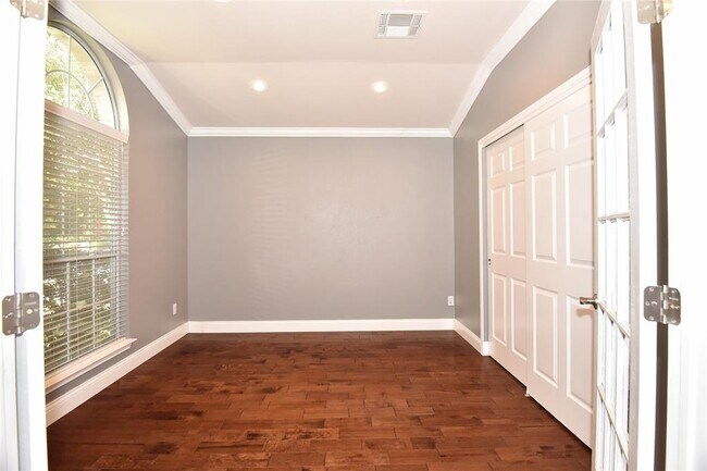 Building Photo - 14605 Ballyclarc Dr