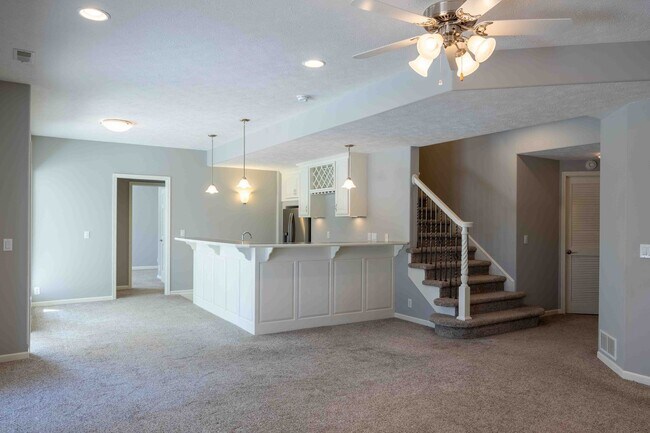 Building Photo - Stunning 6-Bed, 5-Bath Fully Remodeled Hom...