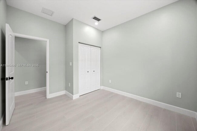 Building Photo - 930 34th St