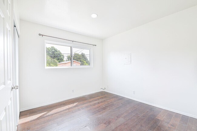 Building Photo - 248 E Norton St