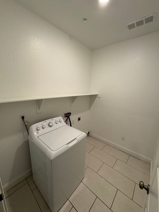 Building Photo - Lennar Built 2 story home coming soon!