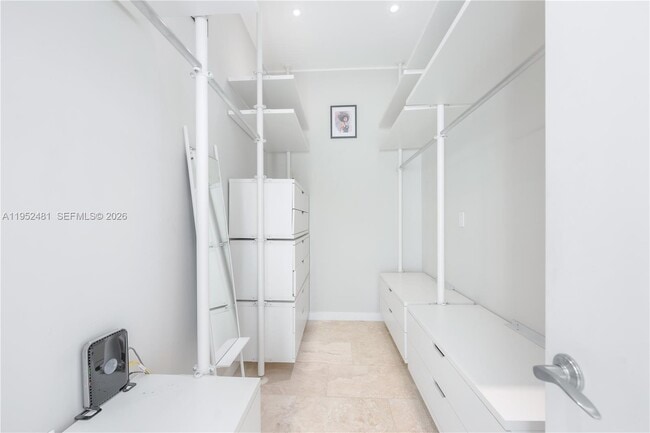 Building Photo - 472 Minola Dr