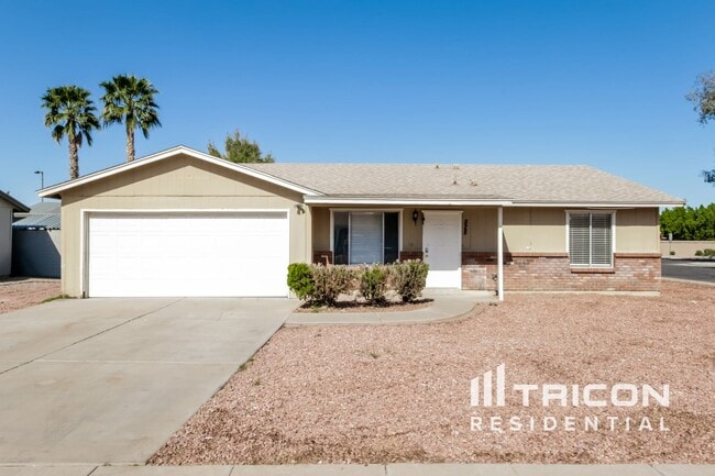 Building Photo - 828 N Pine Ct