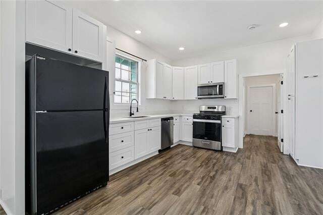 Building Photo - 431 S Genois St