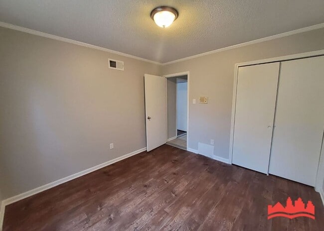 Building Photo - 5737 Scottsdale Ave