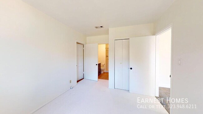 Building Photo - 14920 Hesby St