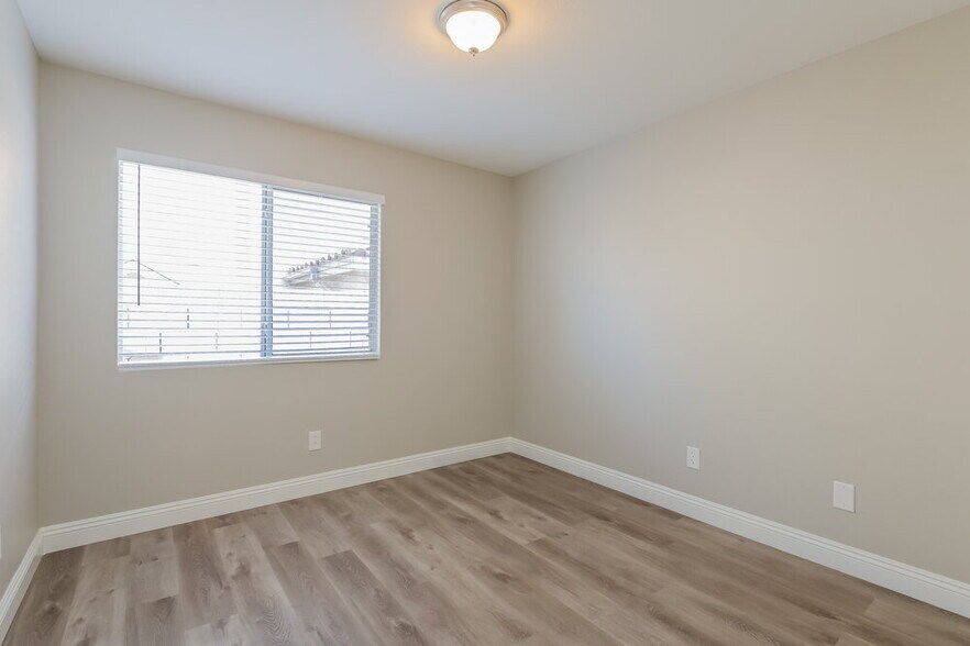 Building Photo - 456 Federman Dr