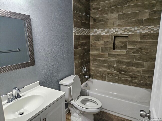 Building Photo - 1308 Aransas Ave