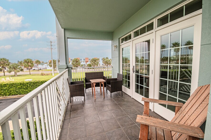 Building Photo - 285 Atlantis Cir