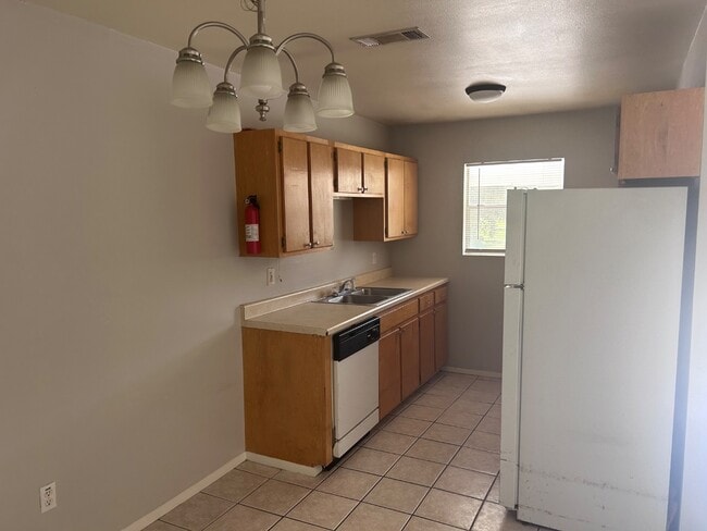 Building Photo - 50055 Kevin Dr