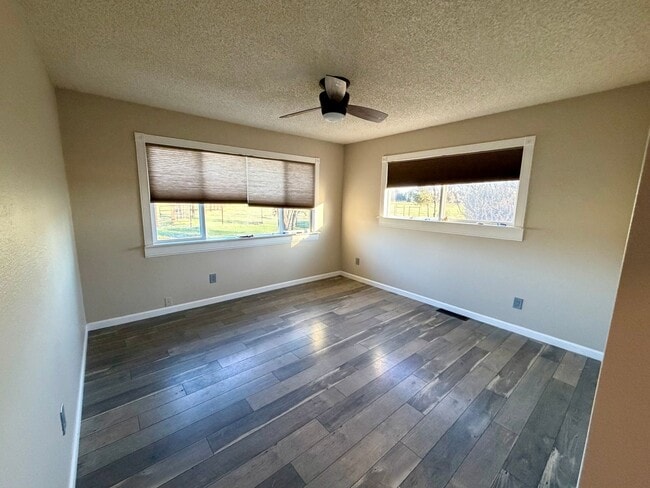 Building Photo - 3 BED 2 BATH HOME IN COTTONWOOD, CA WITH ACREAGE & $500 MOVE IN SPECIAL