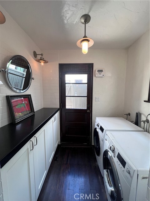 Building Photo - 2444 The Strand