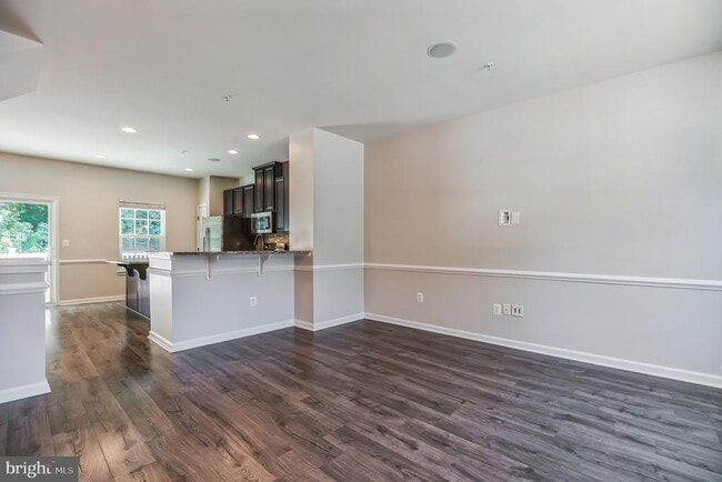 Building Photo - 8443 Clear Spring Dr