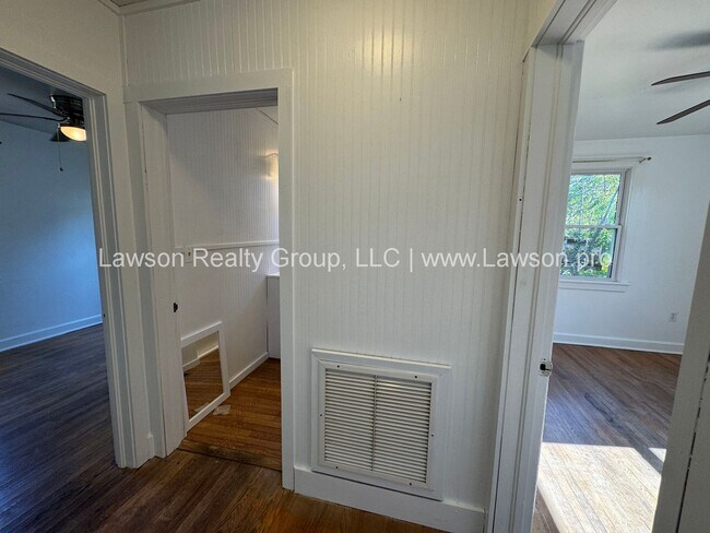 Building Photo - Charming Salem Cape Cod with Loft