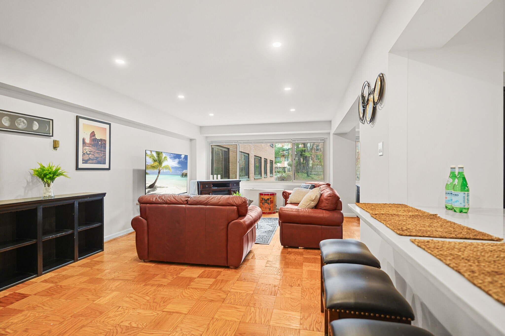 Building Photo - 4201 Cathedral Ave NW