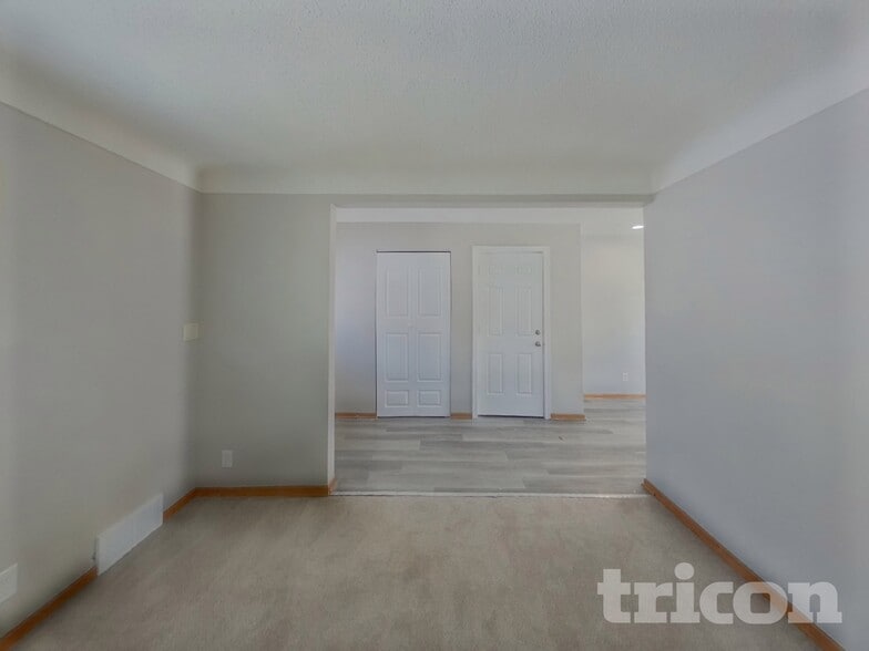 Building Photo - 2931 Woodbridge St