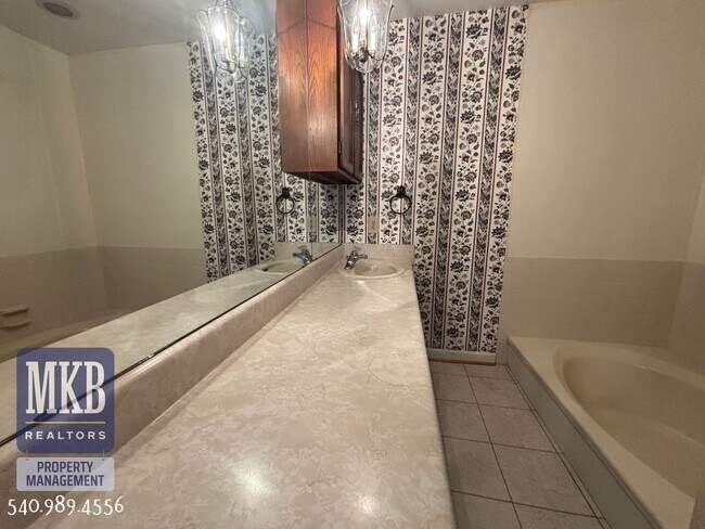 Building Photo - 5056 Catawba Valley Dr