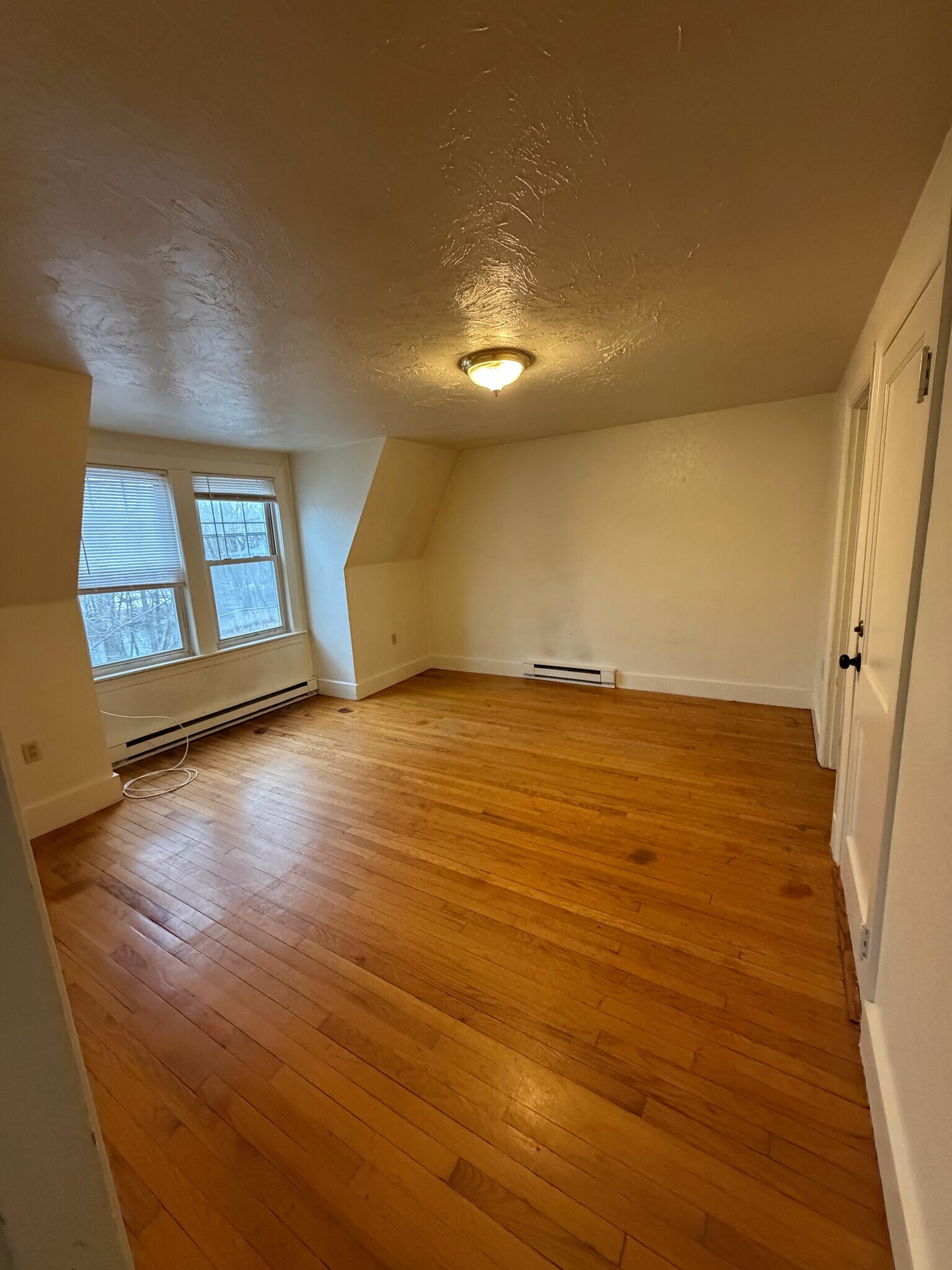 Building Photo - 43 Sutton St