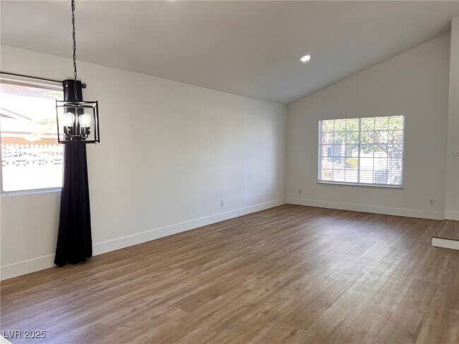 Building Photo - 730 Arrowhead Trail