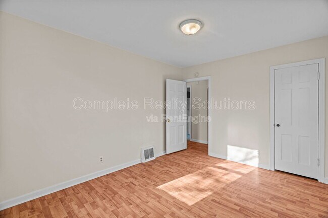 Building Photo - 1258 Grant Dr