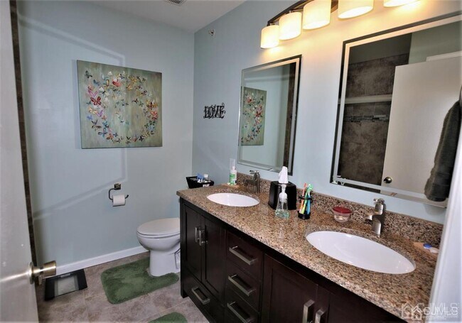 Building Photo - 1303 Blossom Cir