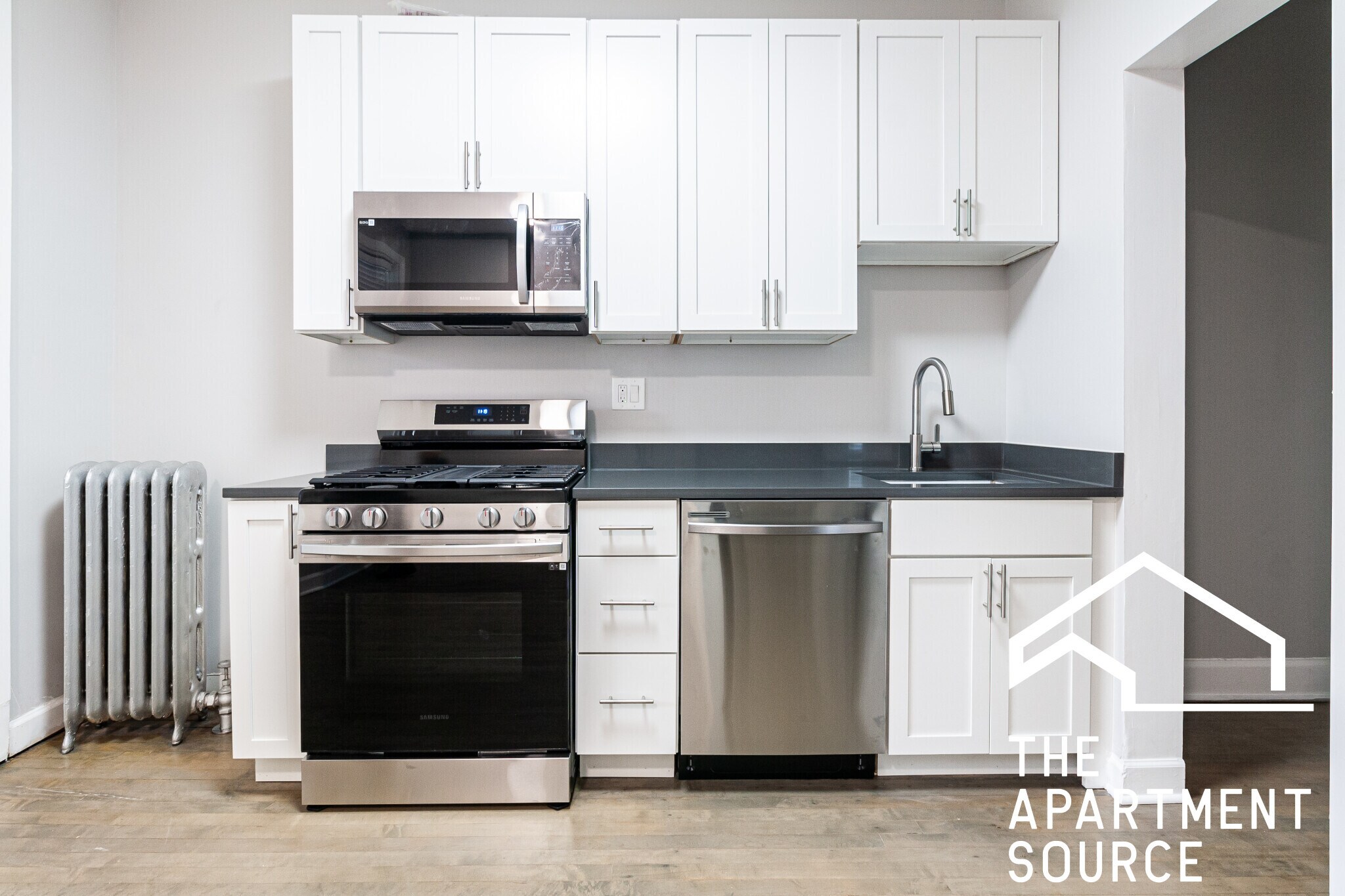 Building Photo - 1452 W Winnemac Ave