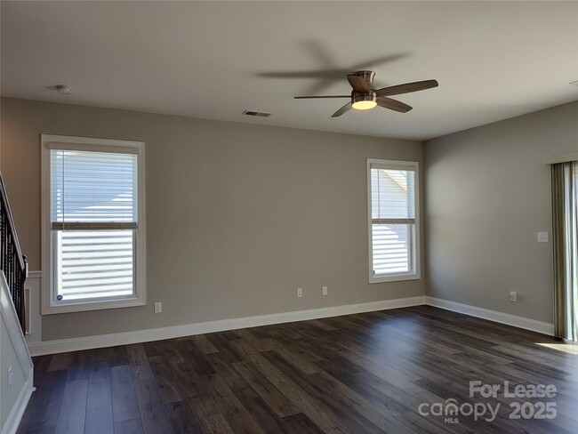 Building Photo - 170 Pine Eagle Dr