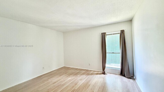 Building Photo - 278 Cypress Point Dr