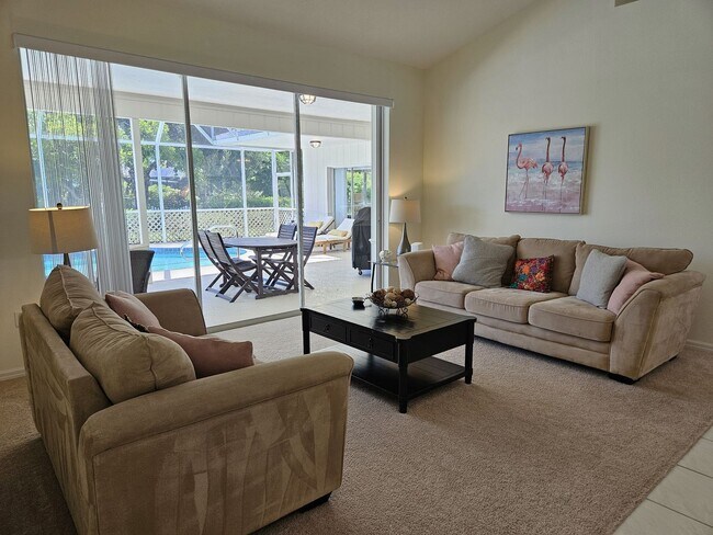 Building Photo - Seasonal Short-Term Private Heated Pool Home with 3 Bedroom, 2.5 Bath, 2 Car Garage in Sorrento W...